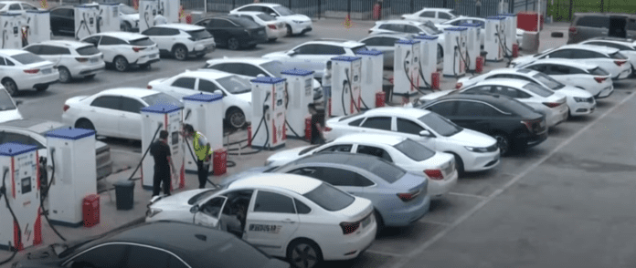 China supercharges construction of ultra-fast EV charging
